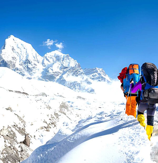 Hiking trail in the Everest Himalaya of Nepal with mountain views, alpine landscapes, and trekking routes near Mount Everest.
